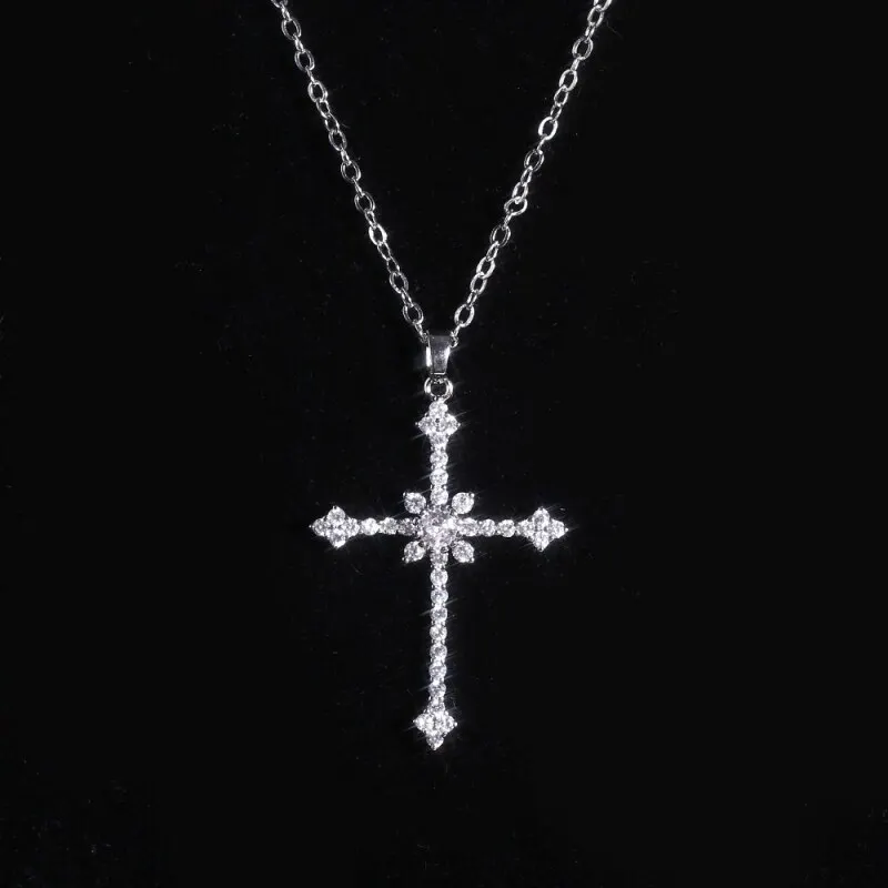 1 stücke Nachahmung Weiß Gold-farbe Halskette Damen Kalten Wind Voller Diamanten Stern Mango Glänzende Kreuz Anhänger schmuck