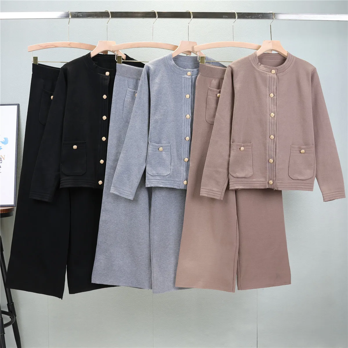 

Новинка 2023, Однотонный женский повседневный комплект, облегающие длинные брюки и пальто из двух предметов, женские брюки с широкими штанинами, ткань из искусственной кожи