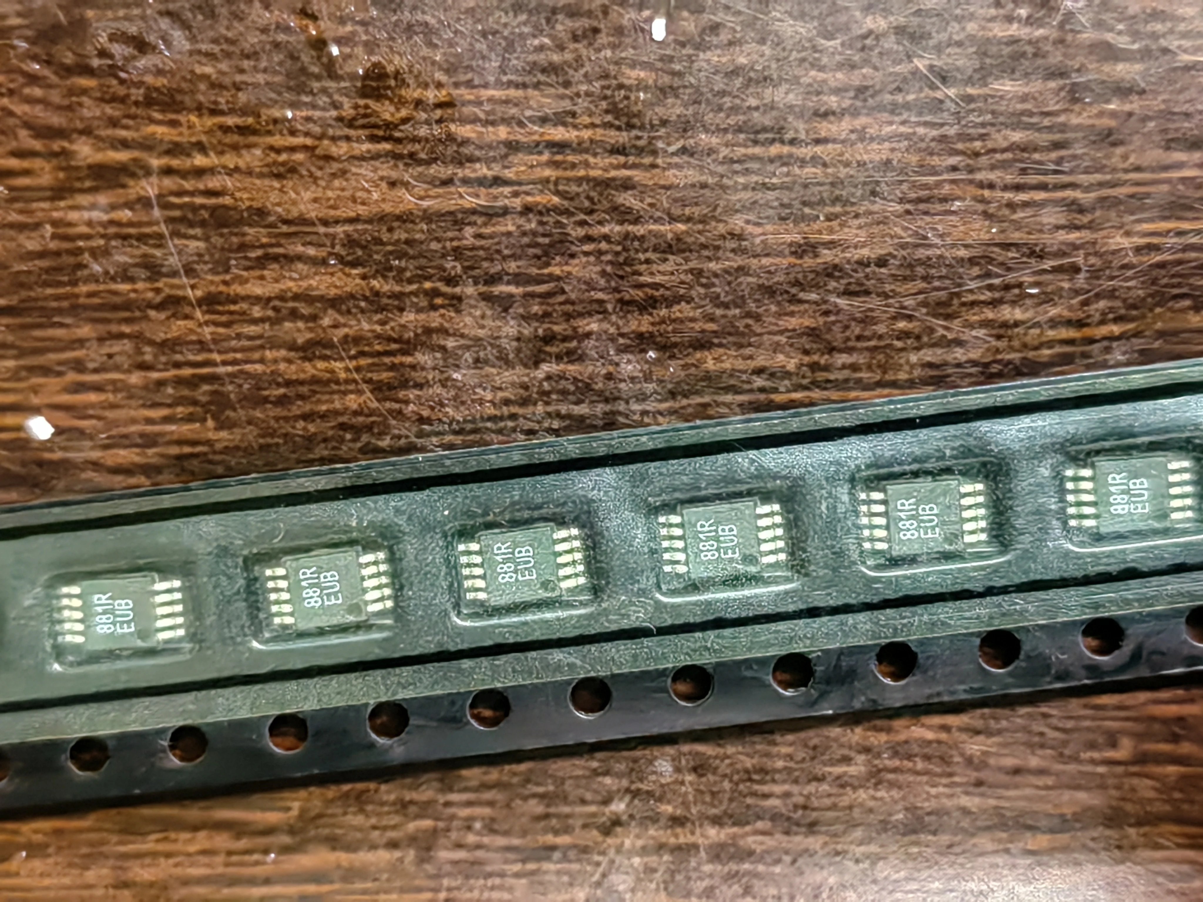 

10 шт./MAX881REUB, новые оригинальные фотообои, в наличии на руках