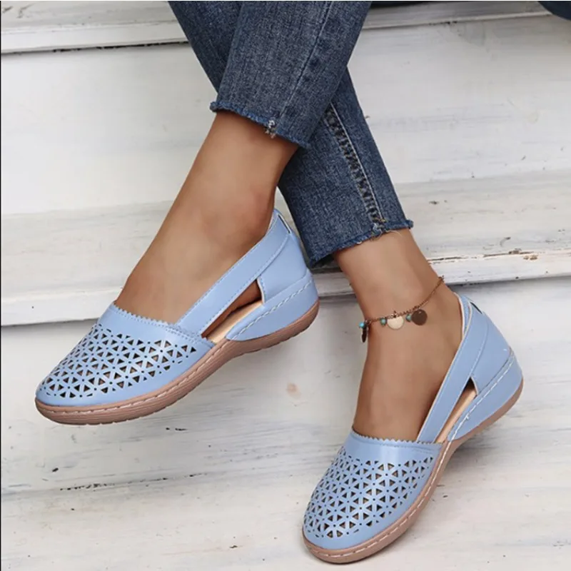 Women’s Handmade Leather Sandals – 2024 Summer Breathable Flats, Retro Style with Customized Support Beach Footwear Sandals