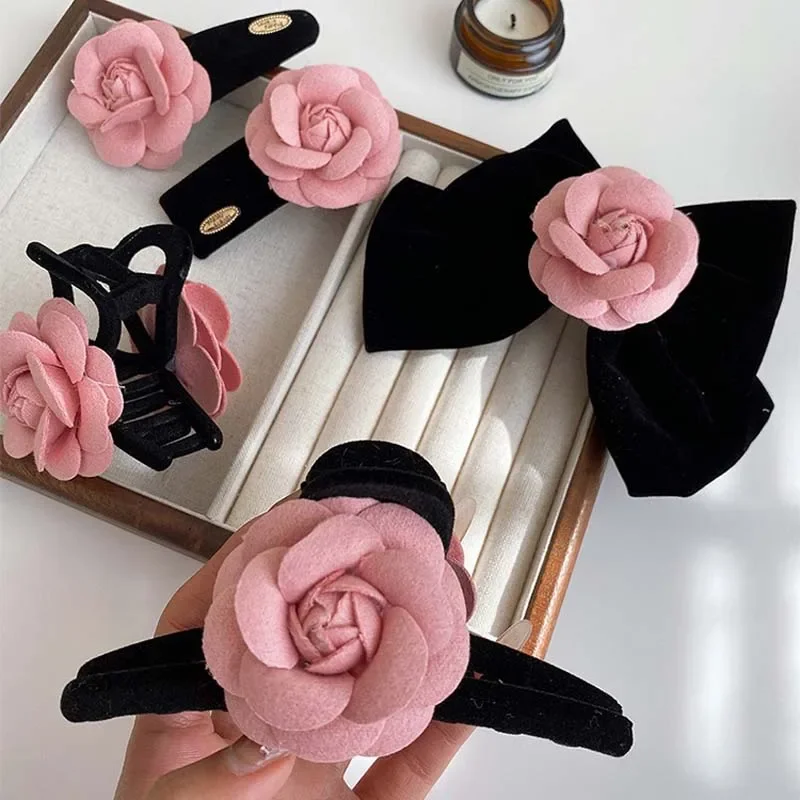 2024 Korean Pink Velvet Camellia Hair Claw Hairpin for Women Vintage Elegant Flower Shape Shark Clip Headwear Hair Accessories