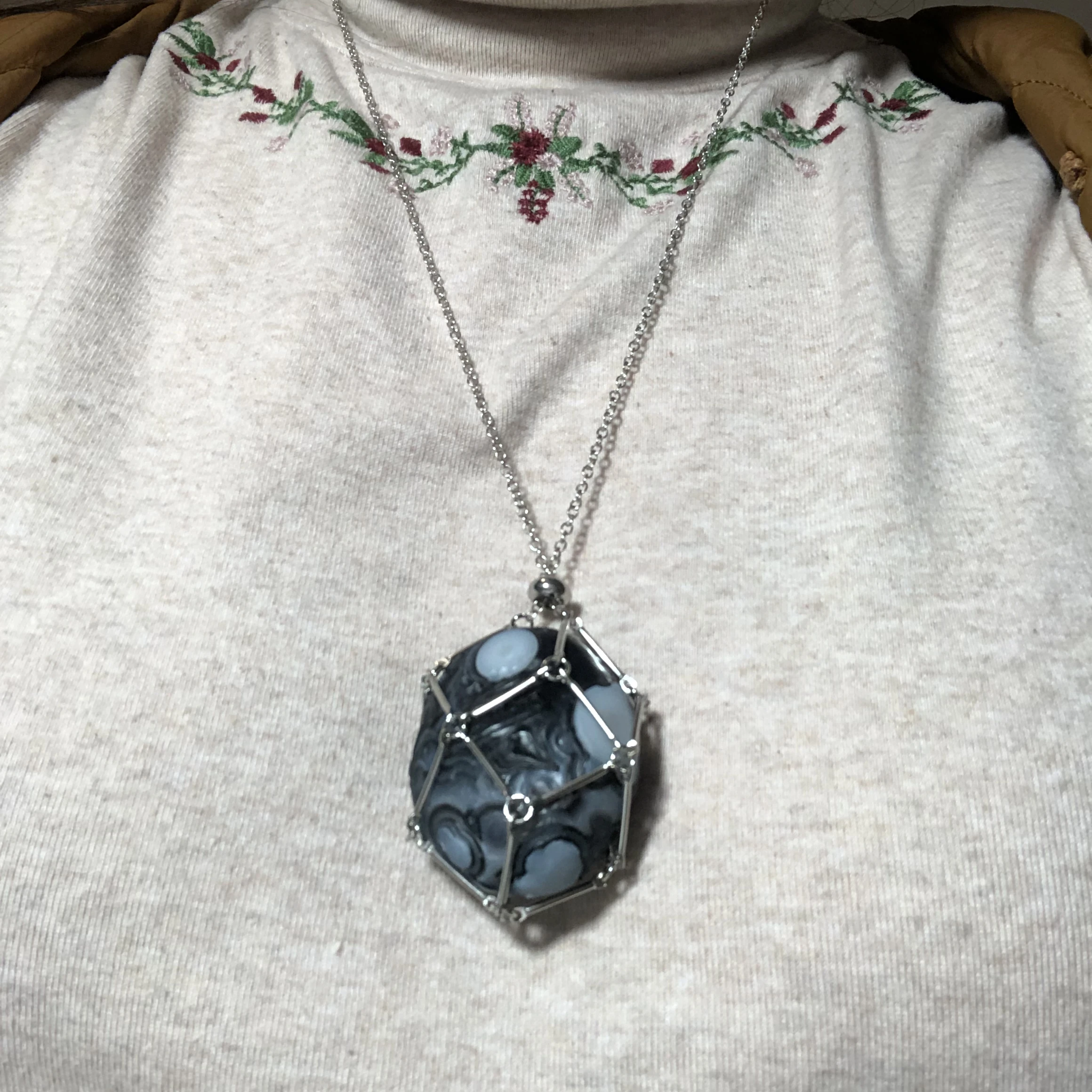 Natural Raw Stone Outer Mongolian Eyes Stone Flower Eyes Four Eyes Agate DIY Design Pendant For Men And Women Exquisite Unique