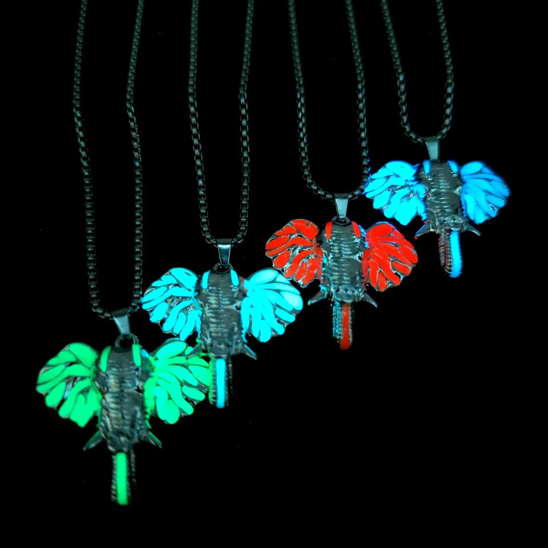

Halloween Necklace Gothic Stainless Steel Luminescenc Amulets and Mascot Glow Fluorescent Hip Hop Chain Men's and Women