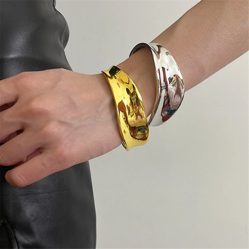 

Geometric Irregular Curved Design Metal Opening Bracelet for Women Vintage Accessories for European Fashion High Jewelry Girls