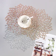 

17AHSM Hot Selling Hibiscus Flower Placemat American PVC Bronzing Heat Insulation Tablemat Hollow Traymat Rattan Silicone Mat