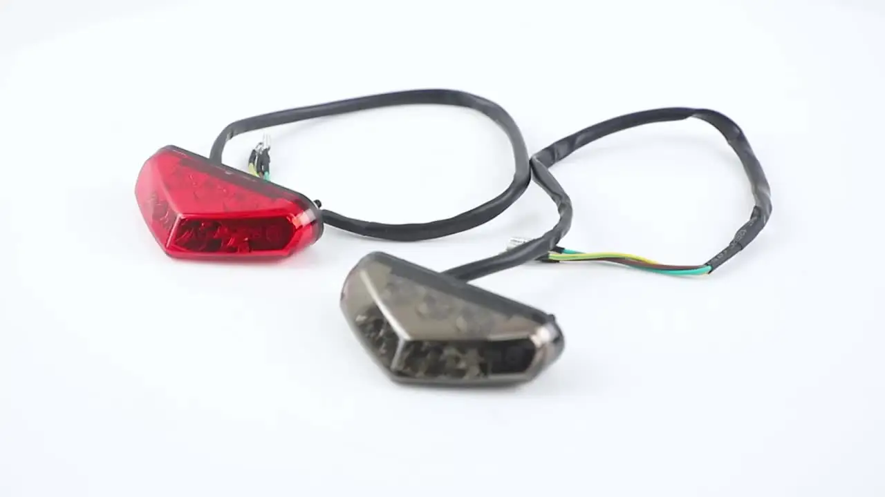 Mini-Led achterlicht / RACE / Universeel / rood - Front Row Components, de webwinkel voor uw motorfietsonderdelen en accessoires Mini-Led achterlicht / RACE / Universeel / rood - Front Row Components, de webwinkel voor uw motorfietsonderdelen en accessoires