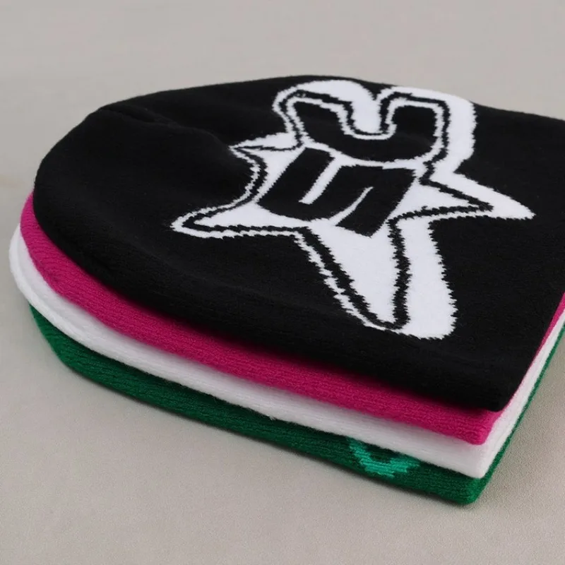 Рисунок 5 - Шерстяные вязаные облегающие шапки