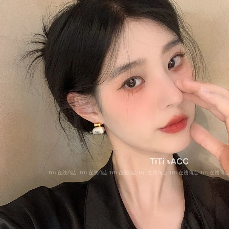 Europe America Designer Frosted Vintage Classic Letter Large Round Gold Silver Earrings Woman Brand Jewelry Trendy