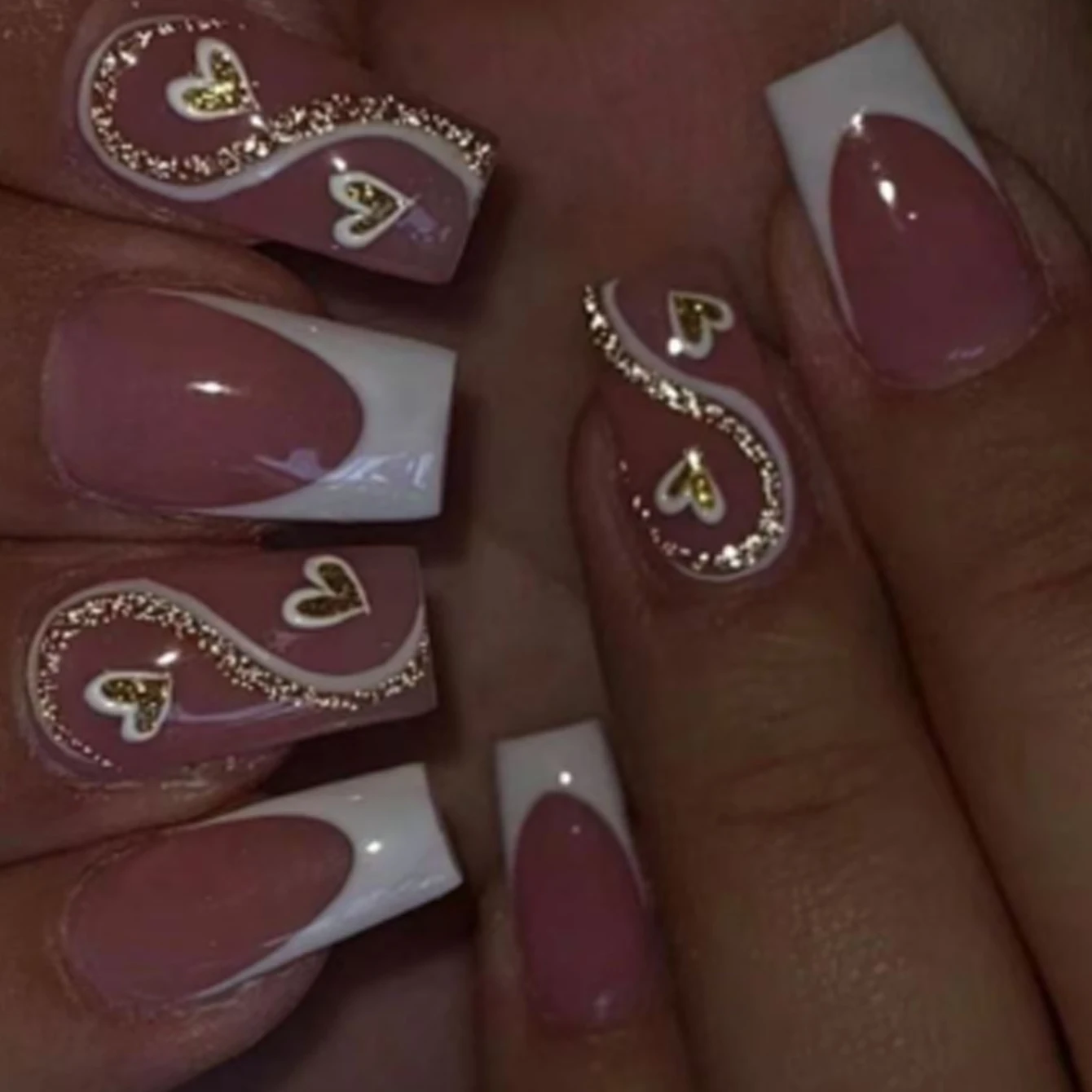 Faux Ongles Français Courts À Rayures Minimalistes Avec Lime_voghion.com
