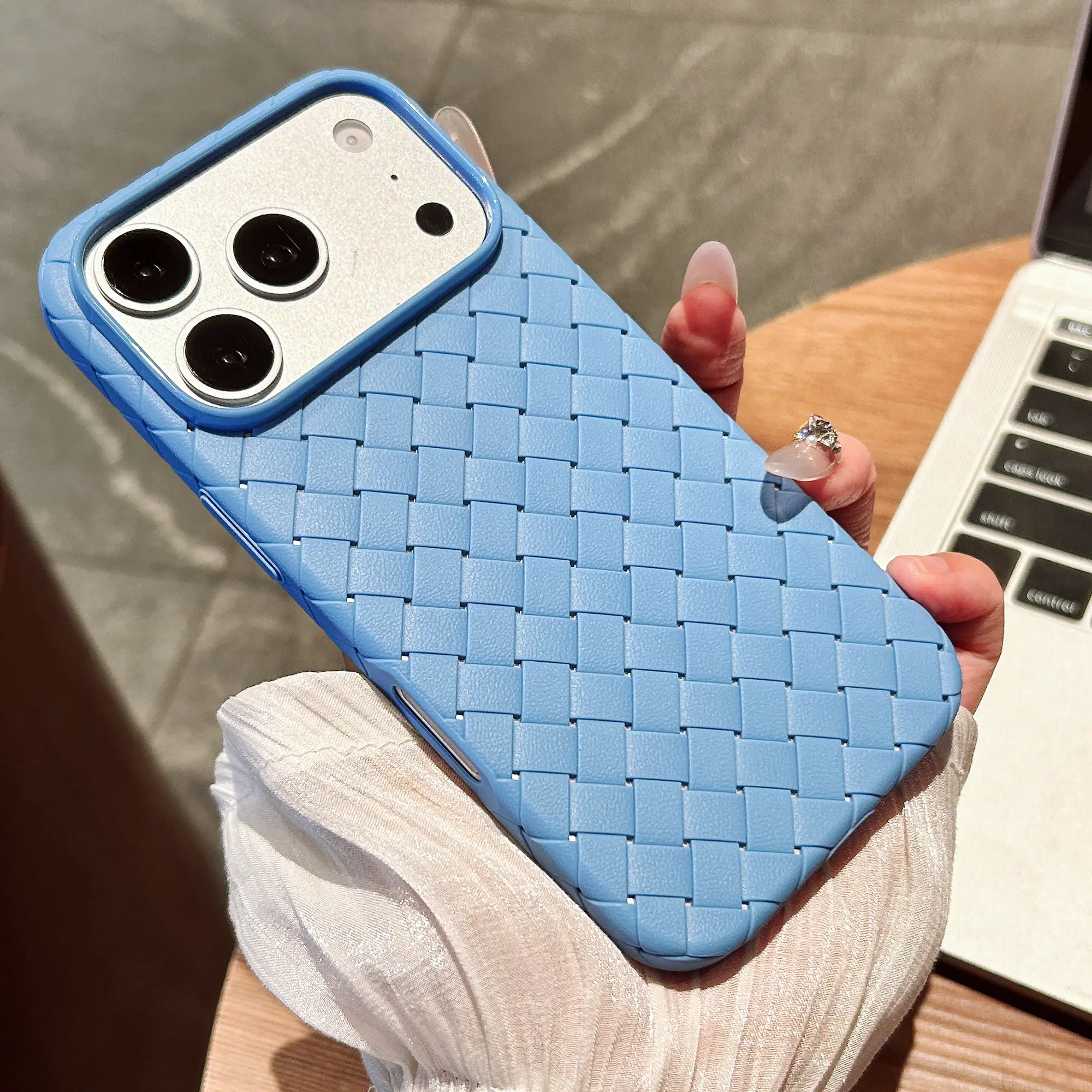 Breathable Shockproof Soft Silicone Mesh Phone Case with Woven Pattern