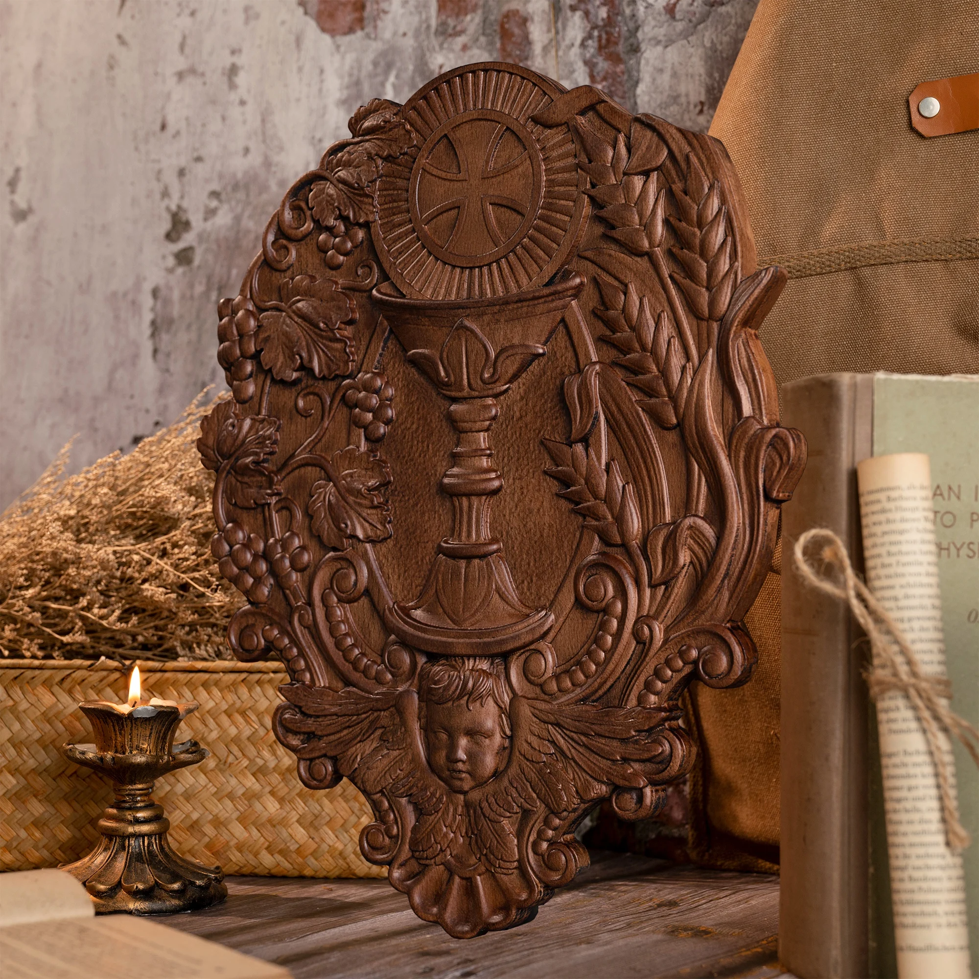 First Communion Carved Wood Medal for Wall Decorations, Holy Communion Gifts, Christian Art