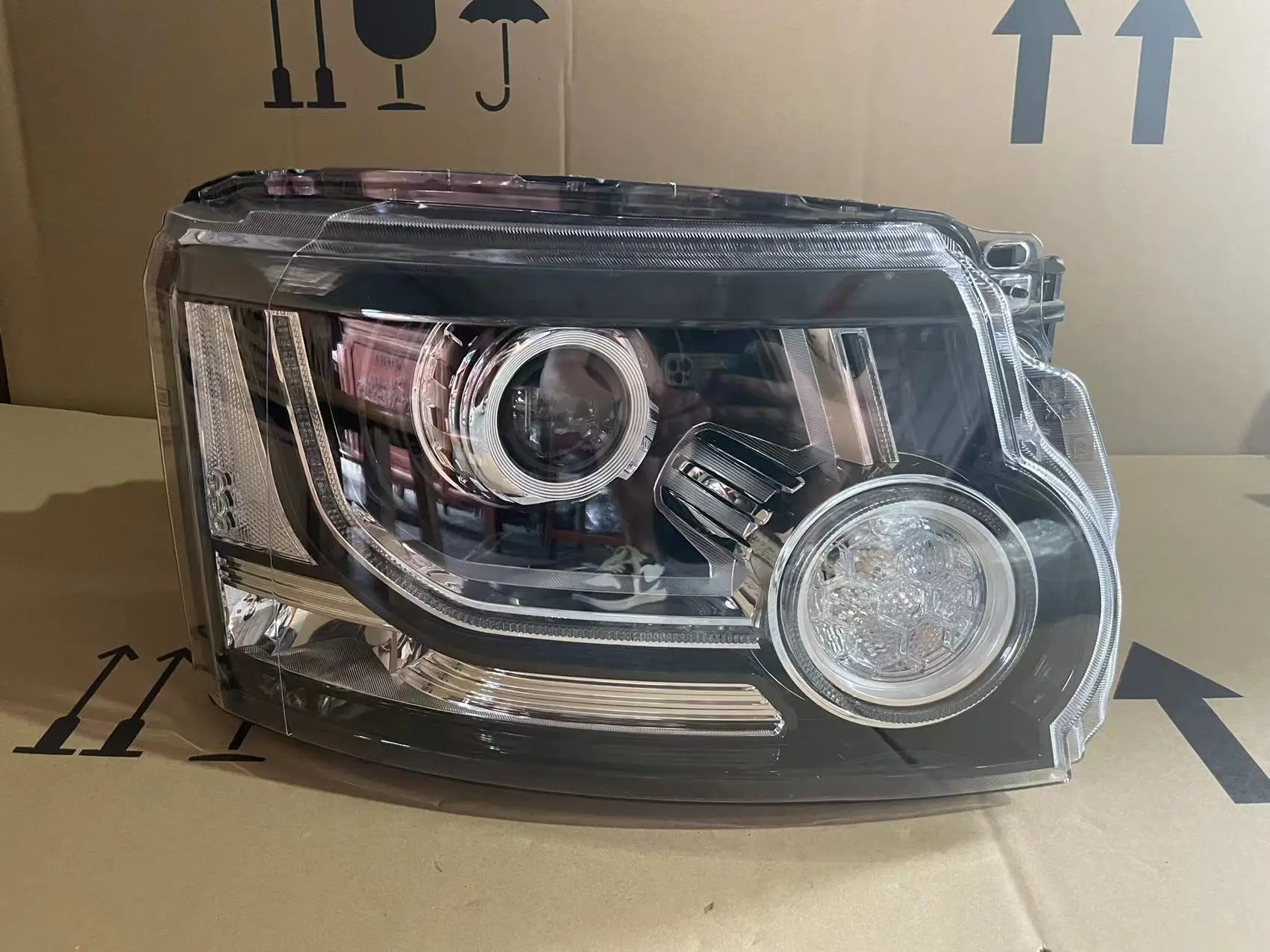 

Для Land Rover Discovery LR4 HID ксеноновая фара в сборе 2014-2016