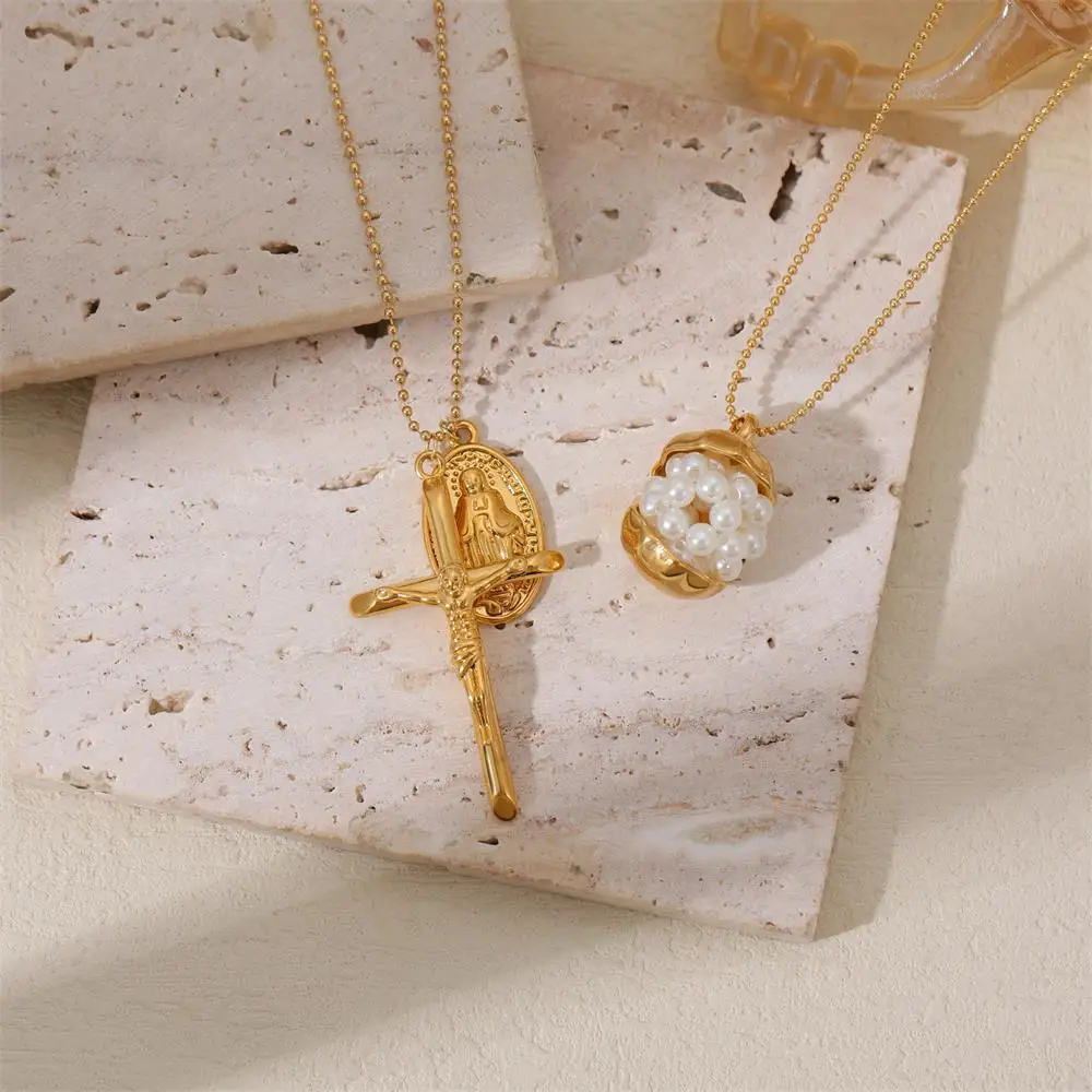 Gold Plated Crucifix Suffering Jesus Pendant Oval Miraculous Medal Cross Necklace for Women Chunky Geometric Pearl Choker Bijoux