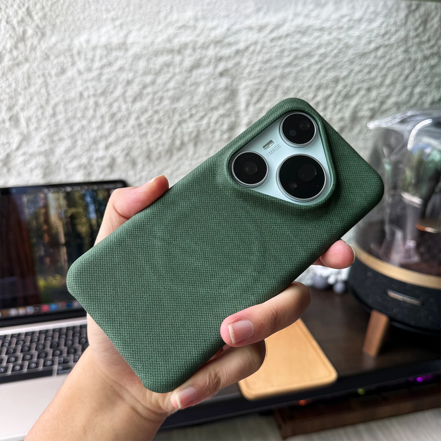 Durable Cowboy Cloth Texture Magnetic Anti-Fall Phone Case