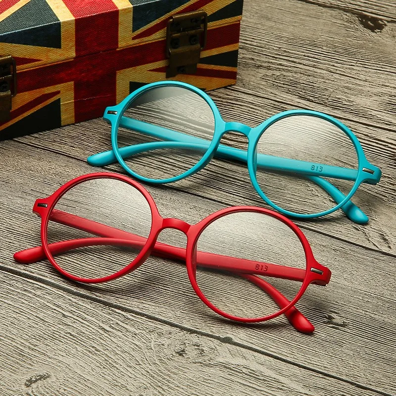 

Reading Glasses Ultra Light and Retro Round Frame Fashion HD Presbyopia Glasses Anti Blue Light Eyeglasses Women+1.0 To +4.0