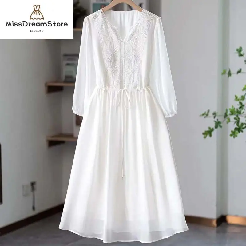

Super fairy white embroidered chiffon dress high-end temperament, loose and skinny vacation long skirt