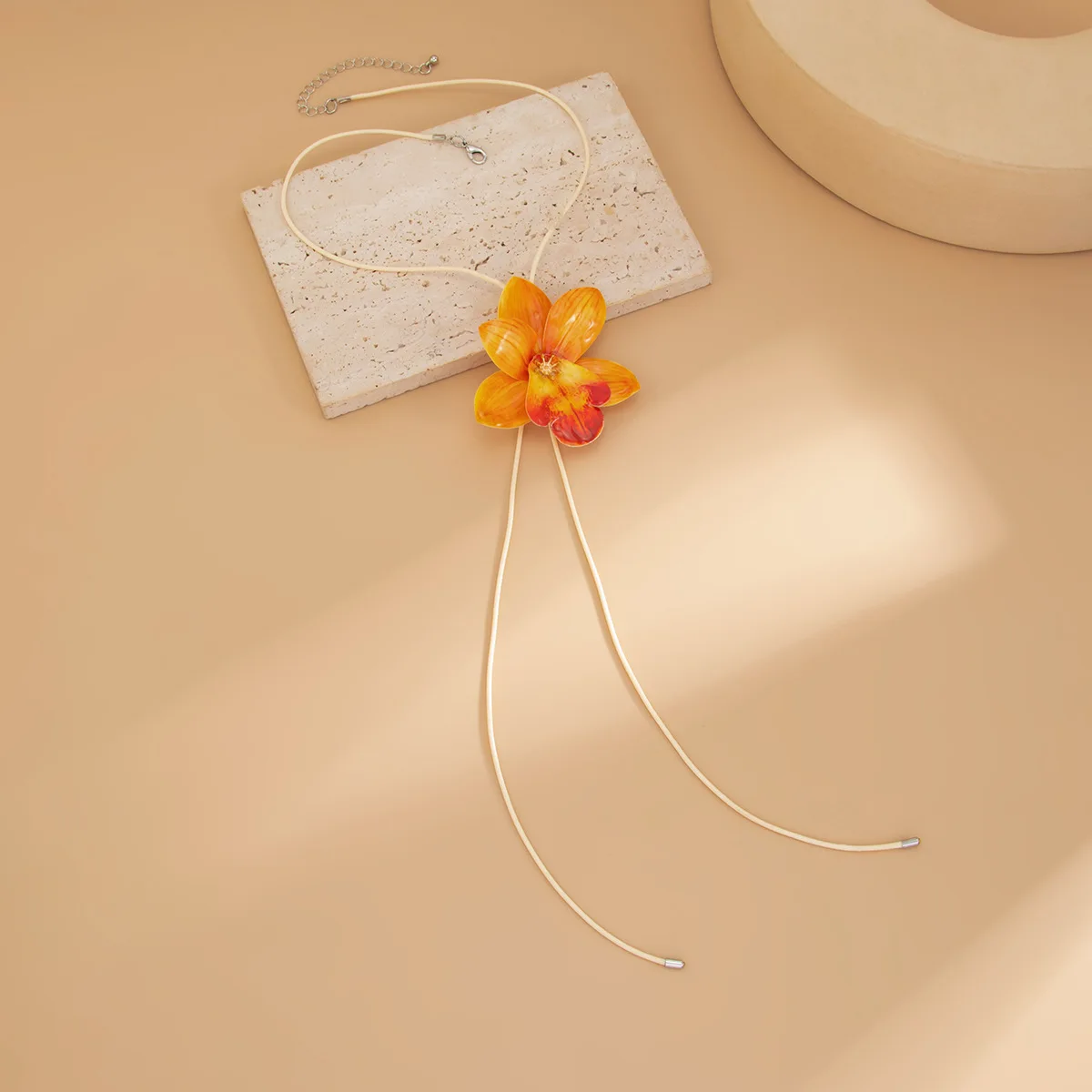 3D Stereoscopic Simulation Flower Necklace Personality Long Wax Thread Sexy Clavicle Choker Multicolour Lily Petal Charm Jewelry