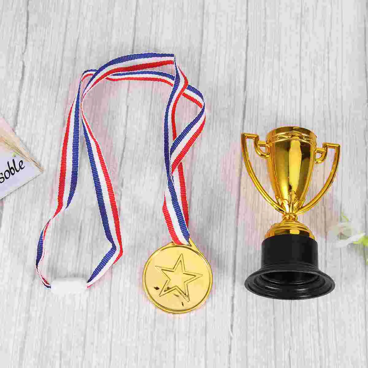 

16Pcs Mini Plastic Gold Cups Reward Prizes Kids Small Medals Kids Gift Awards Trophy Golden (8xTrophies + 8xMedals)