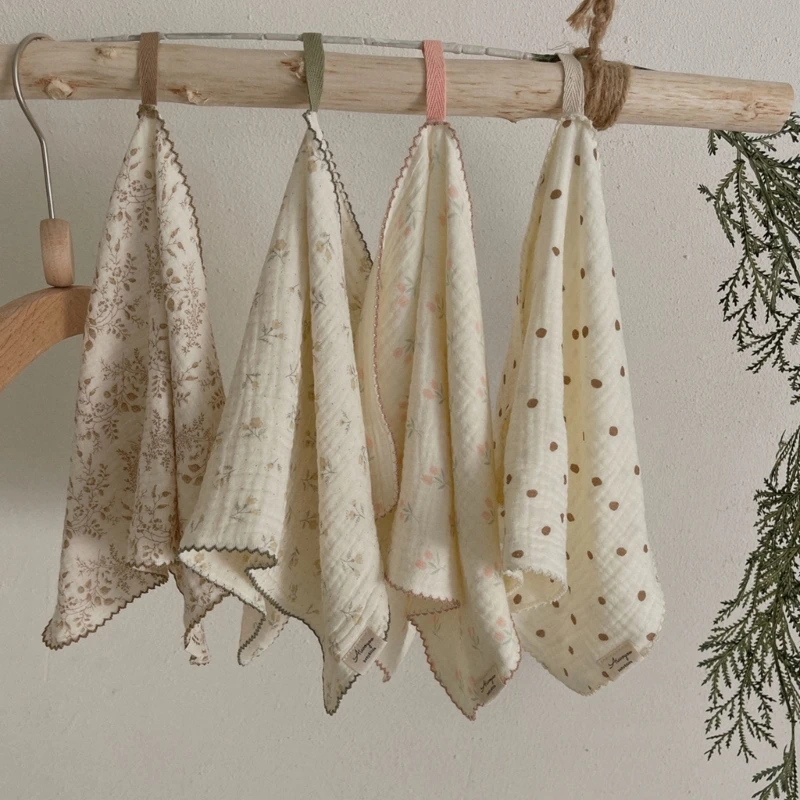 Baby Cotton Handkerchief Square Bear Pattern Four Layers Gauze Printed Burp Cloth Scarf Newborn Infant Saliva Towel Toddler Bib
