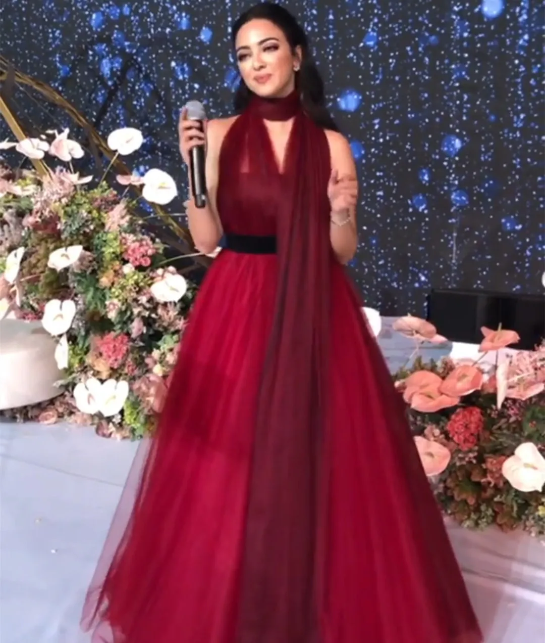 

Elegant Long Tulle Halter Evening Dresses Red A-Line Front Slit Floor Length Pleated Prom Dresses Women Party Gowns