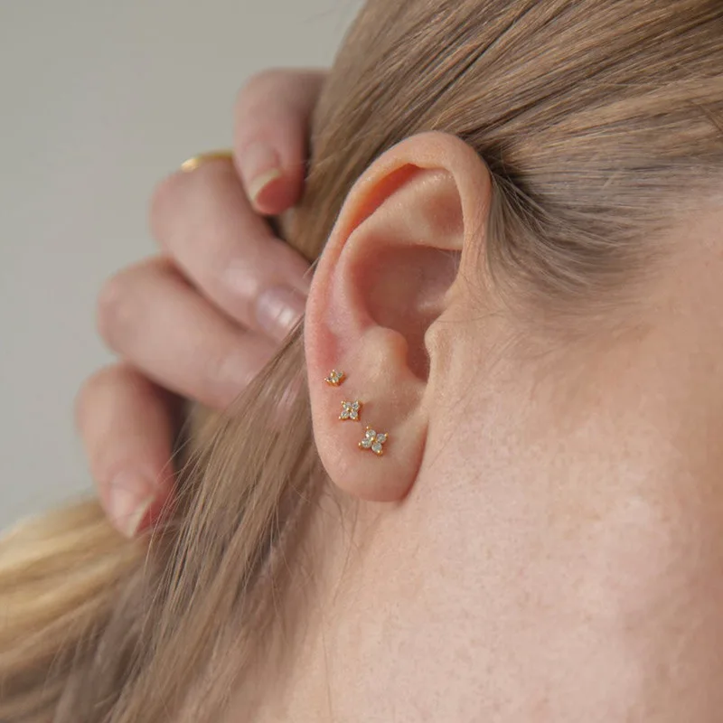 Simple Hypoallergenic Small Zircon Crystal Mini Flower Stud Earrings for Women Dazzling Mini Piercing Party Earring Jewelry Gift 4