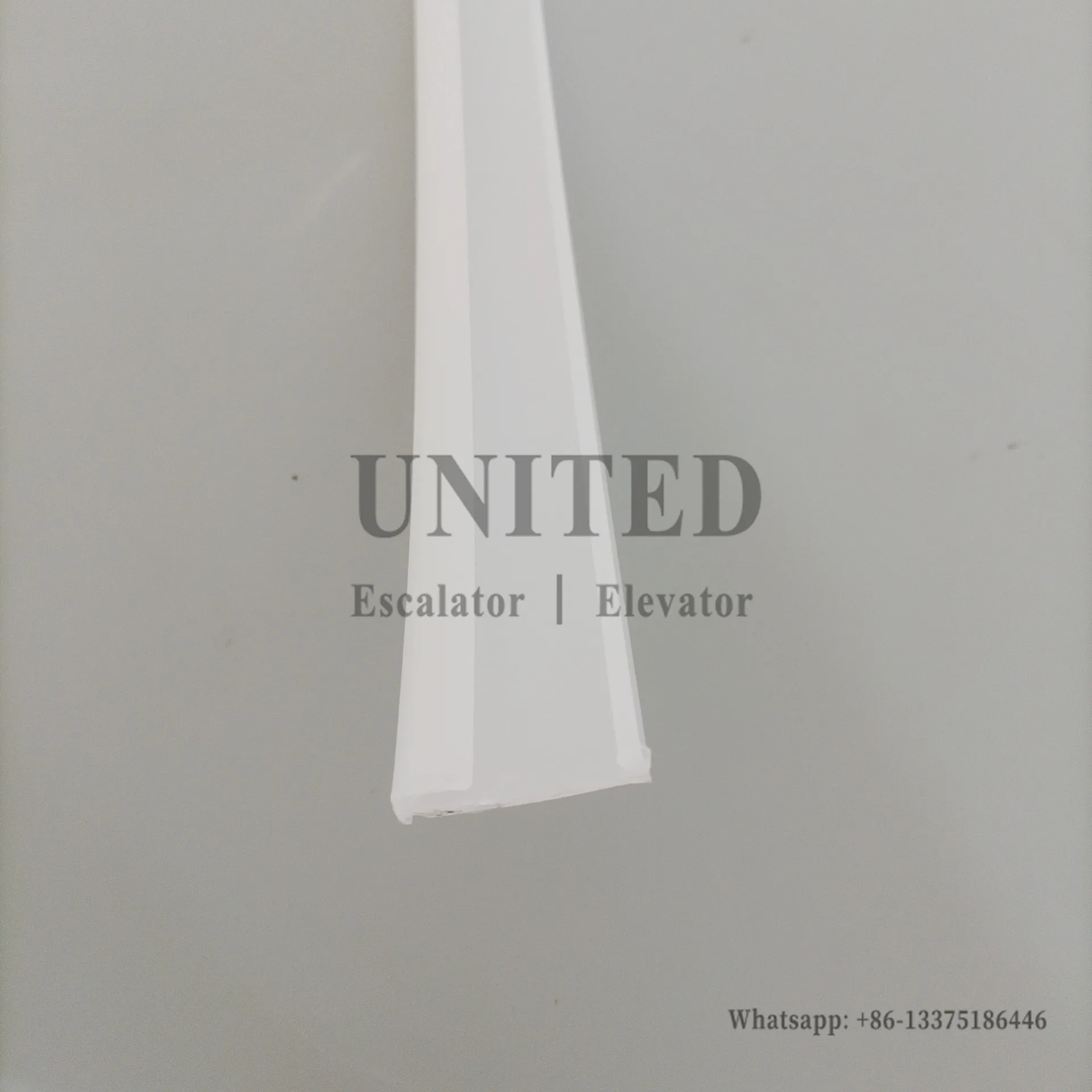 50meters GAA50AHA1 DAA50NPK1 Escalator Handrail Nylon Guide Escalator Spare Parts