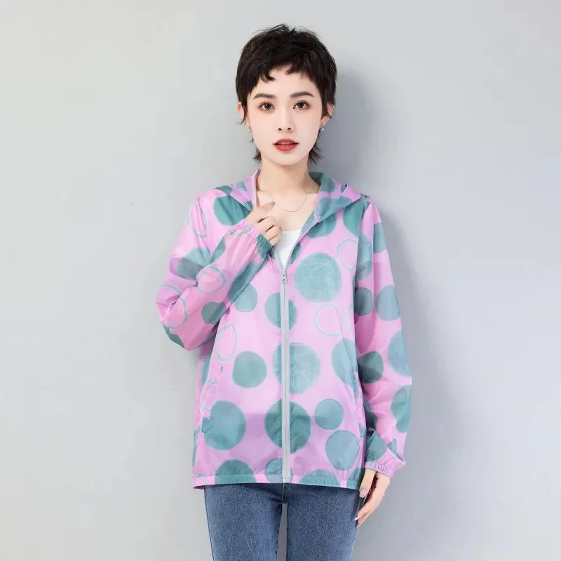 New Sunscreen Clothing Women Breathable Middle aged Elderly Women aged 40 to 50 Loose Fit for Mom Thin Coat for Summer Clothing