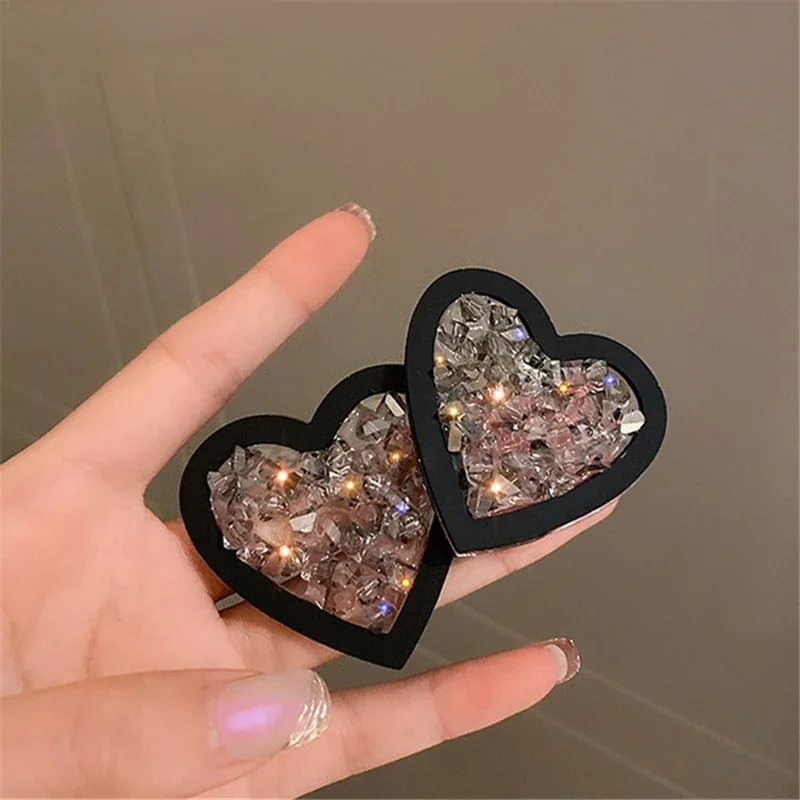 Vintage Hyperbole Irregular Glass Black Heart-shaped Stud Earrings For Woman Luxury Party Unusual Earrings Fashion Gift