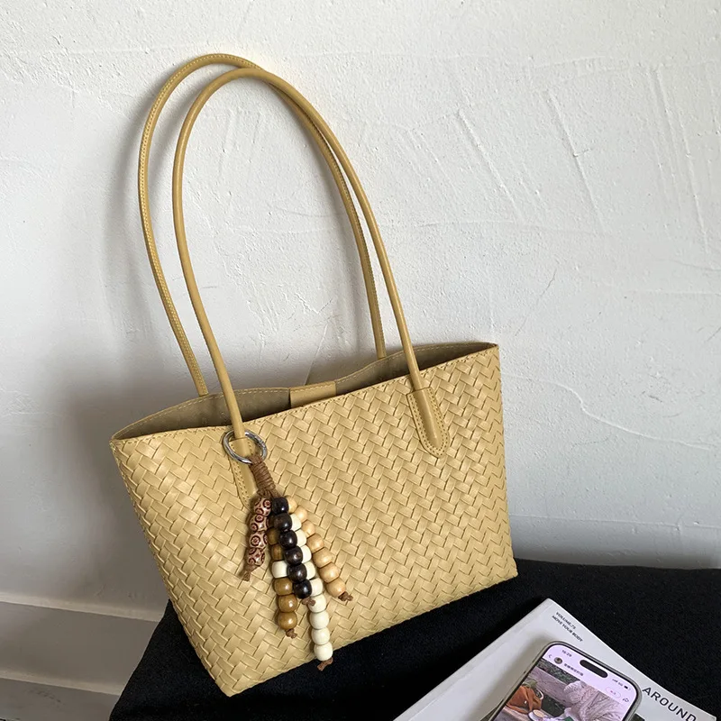 Versatile Women's Crossbody Shoulder Bag Handbag Wing Design Fall Winter New Style Fashionable Single Strap Handbag