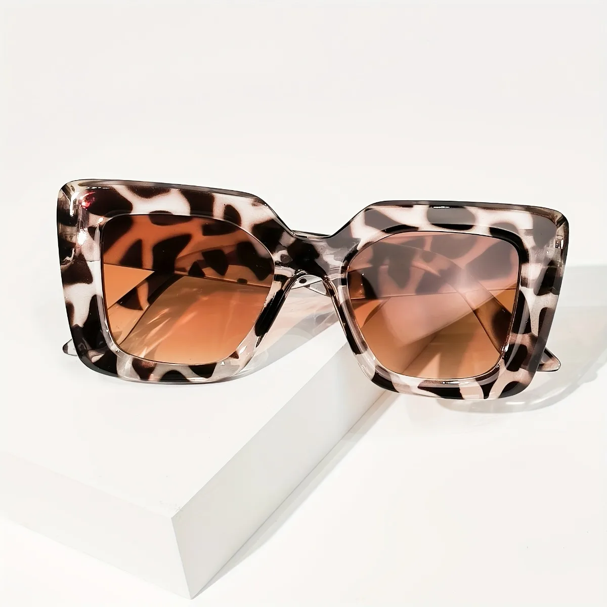 Leopard Print Square Women Gradient Eyeglasses Fashion  display picture 2
