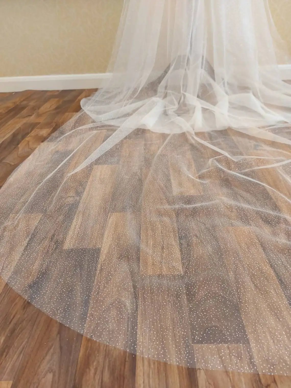 Youlapan V101 Glitzernder Hochzeitsschleier, kurzer Brautschleier, 1-stufiger goldener, glänzender, funkelnder Schleier für die Junggesellenabschied der Braut – Detail 8