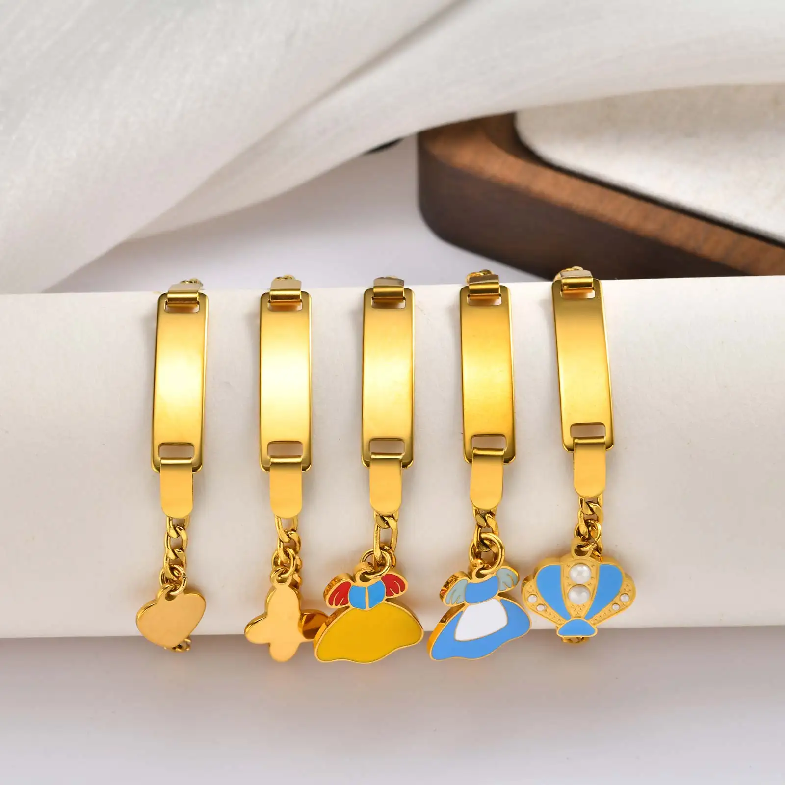 Personalisiertes Kinder-ID-Armband, 18 Karat vergoldeter Edelstahl, graviertes individuelles Namensarmband für Kinder, Mädchen, Jungen, Geschenk – Detail 7