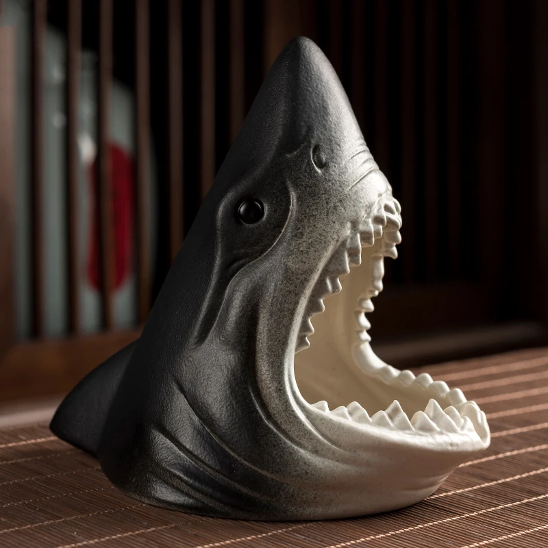 

Ceramic Ashtray Creative Shark Sculpture Desktop Decoration Multifunctional Storage Box Entrance Key Storage Gift for Boyfriend