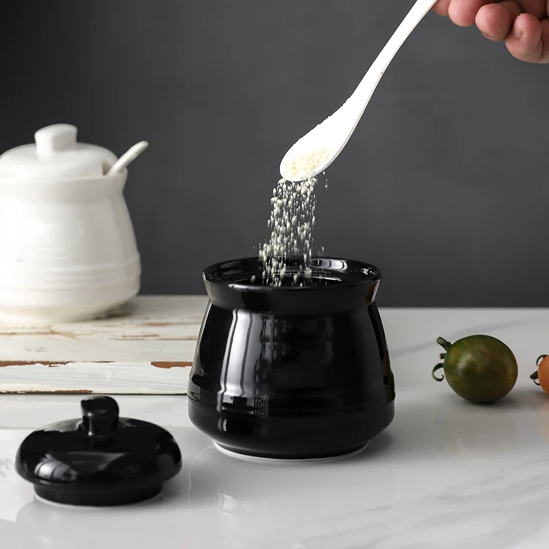 Black and White Ceramic Candy Jar Kitchen Seasoning Jar Household Storage Box Spoon Salt Bottle Household Kitchen Supplies