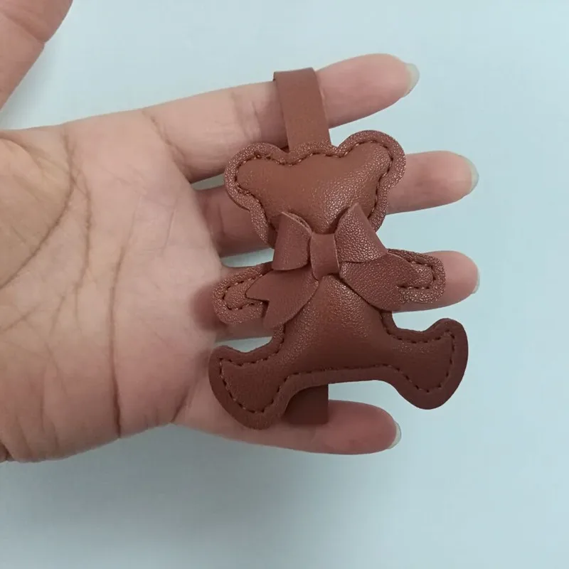Charming Cartoon Bear Keychain: Cute Animal Pendant