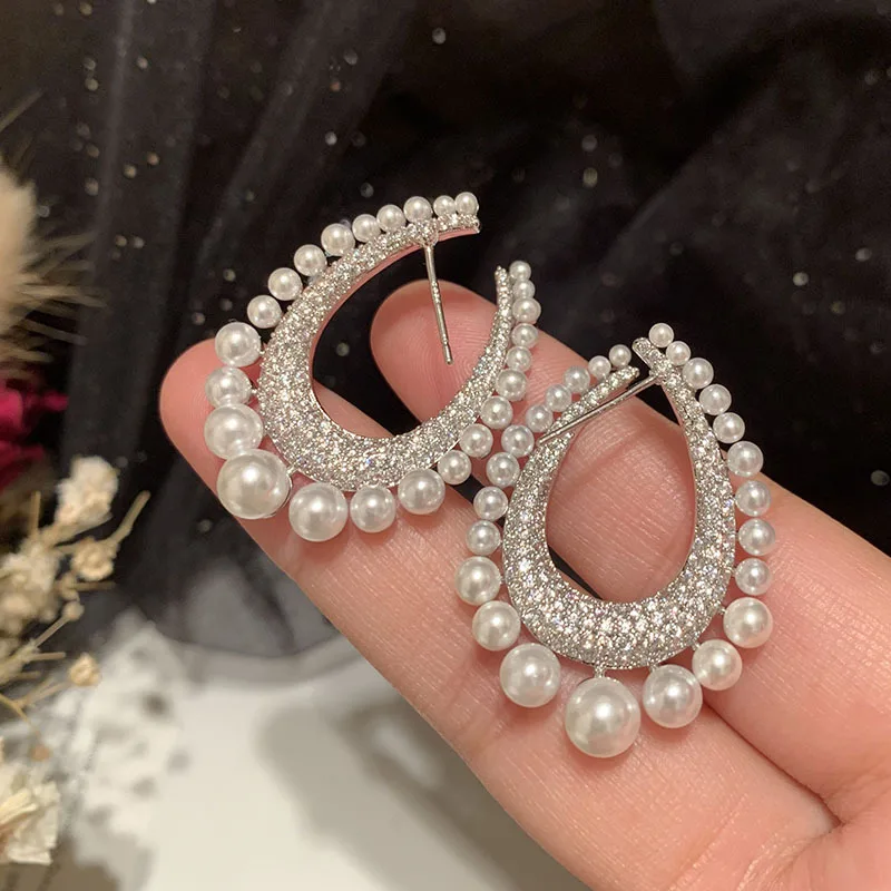 Luxury Micro Pave Cubic Zirconia Dangling Drop Pearl Earrings for Women Hoop Earrings Bride Wedding Party Fashion Jewelry Gifts