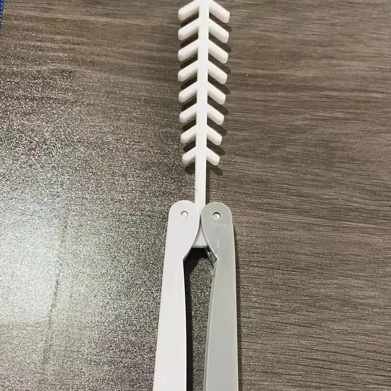New Sakaban Fish Bone Design 3D Butterfly Knives Toy Smooth Flipping Stress Relief Sensory Toy Butterfly Knives Training Toys