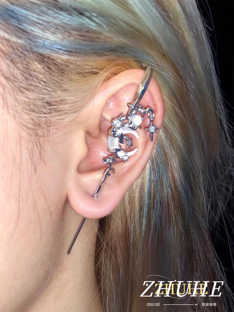 

2024 New Moon Earpin Cyberpunk Style Men's And Women's Jewelry Party Gift