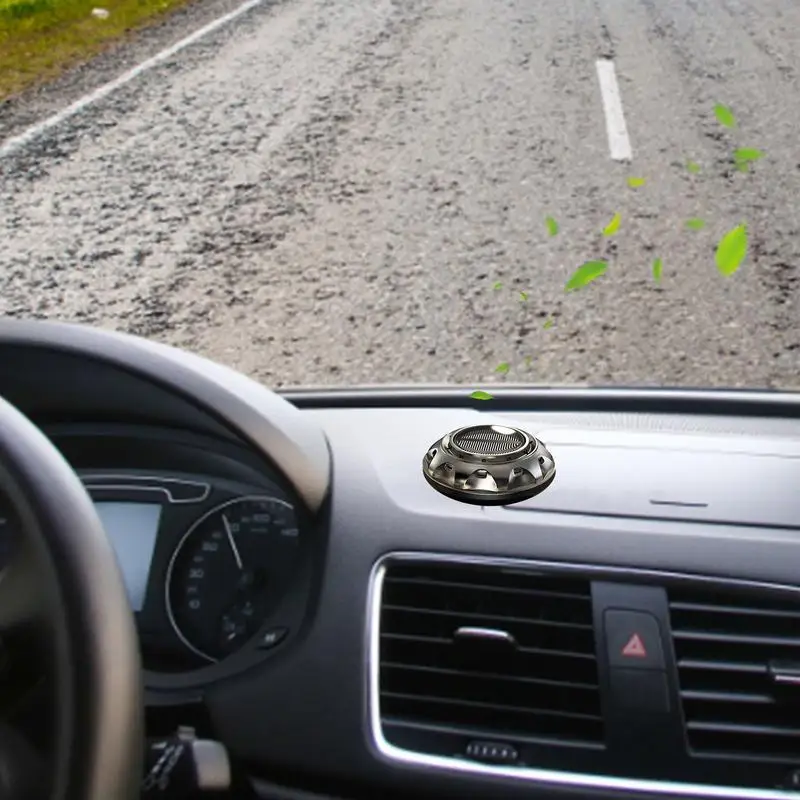 �ڵ��� ������ �¾翭 ȸ�� �Ʒθ� �׶��� ���ǰ, �ڵ��� �׼�����, �ǳ� ���� �� ���� ��� ��ǻ�� ������ ������