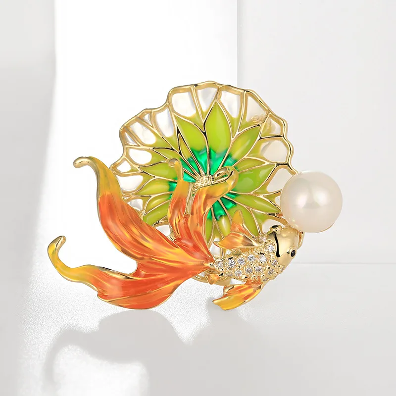 High-end Ethnic Enamel Pin and Brooch for Woman Delicate Luxury Temperament Goldfish Lotus Leaf Shell Pearl Corsage Pins Corsage