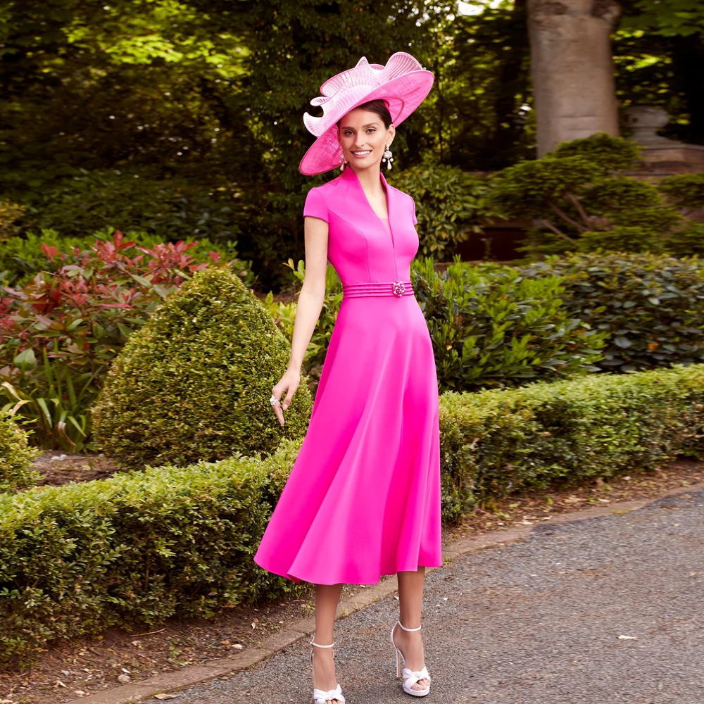

Elegant Hot Pink Mother of the Bride Dresses V Neck Short Sleeves Wedding Party Gowns Pearl Lace Tea Length فساتين مناسبة رسمية