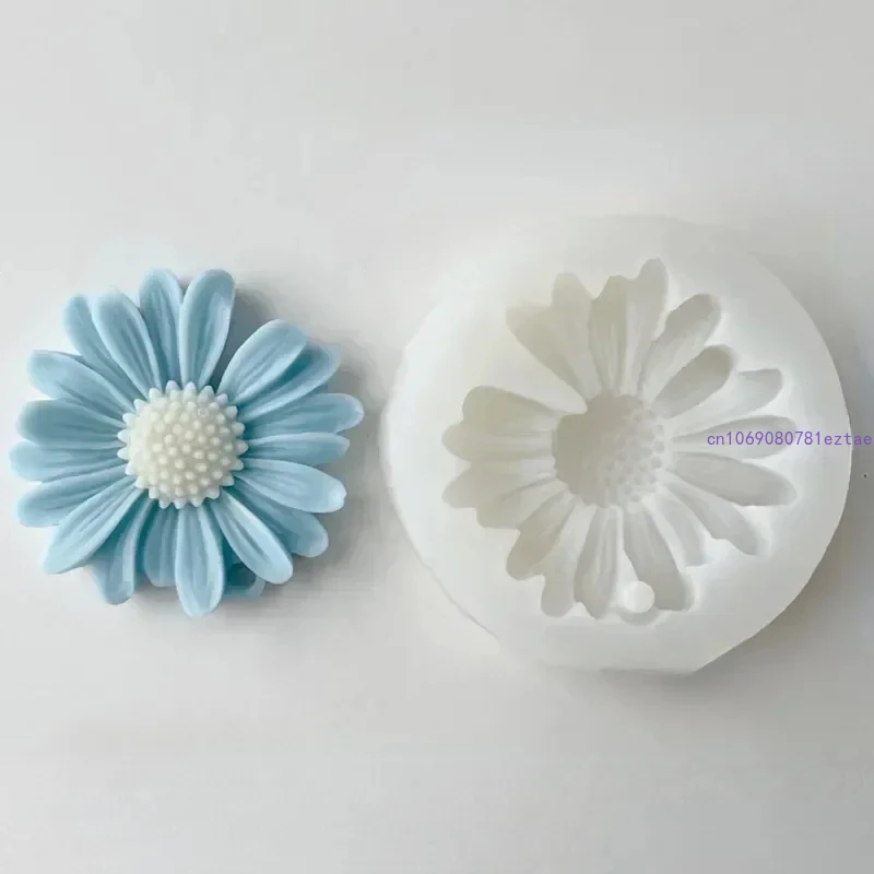 2024 New Daisy Scented Daisy Silicone Candle Mold Aromatherapy Soap Mold for Candle Making Kit DIY Flower Handmade Candle Mold