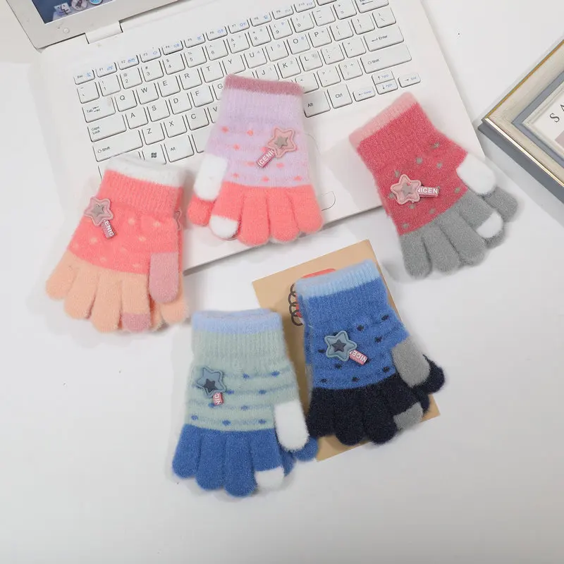 

Autumn and winter children's wool gloves boys and girls warm and cold baby knitted crystal yarn star five-finger gloves
