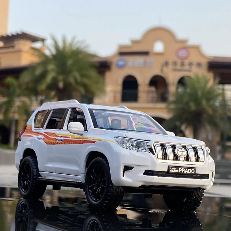 1:32 Toyota Prado SUV Alloy Car Diecasts Metal Toy Vehicles Car Model Collection LAND CRUISER Simulation Car Model Toy Gift 2