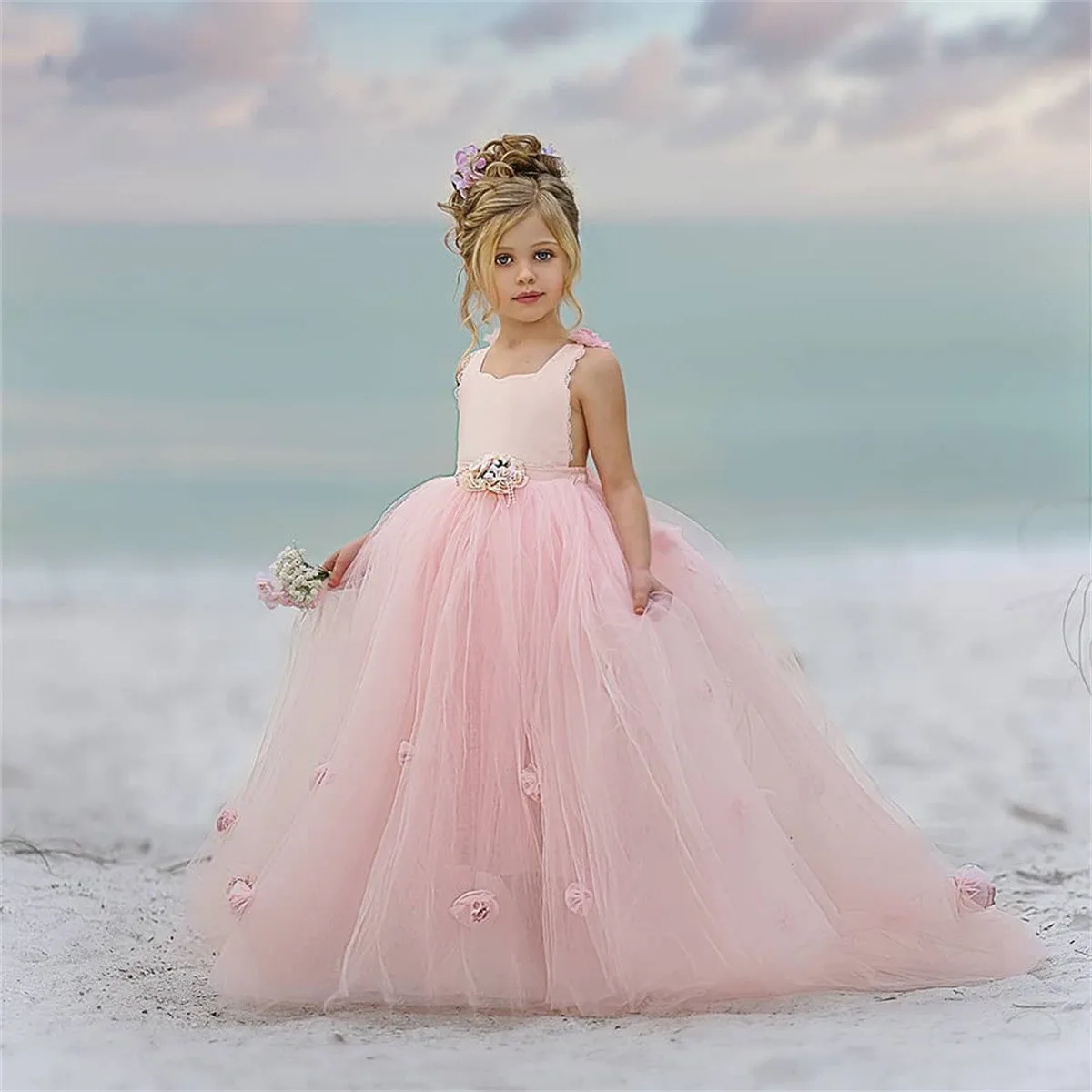

Flower Girl Dress Pink Fluffy Tulle 3D Applique Beaded Sleeveless Wedding Lovely Flower Child First Birthday Party Prom Dress