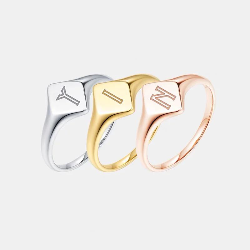 WOMEN-SIGNET-RING.jpg_.webp