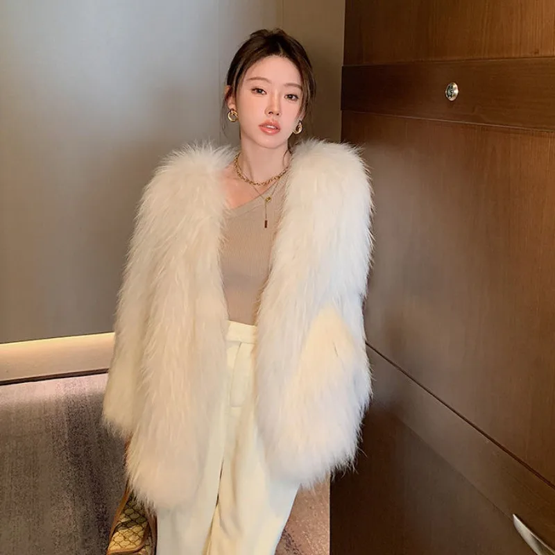 2023 New Faux Fur Coat for Women In Winter with Thickening To Keep Warm Fashionable Reduced Age Slim High End Versatile Outwear