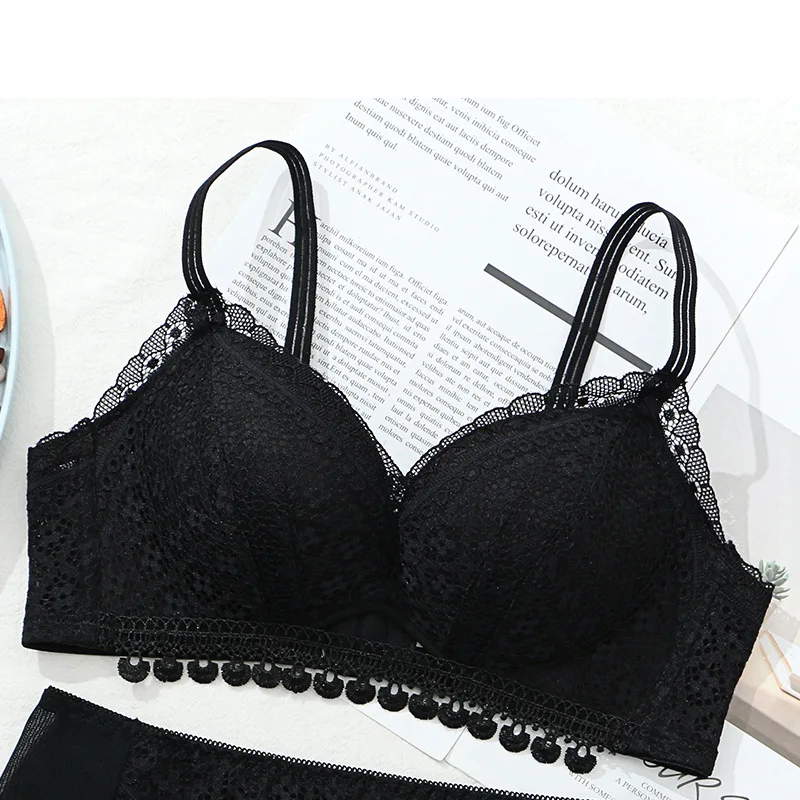 Wireless Lace Bra Women Gathered Hollow Out Underwear Comfortable Thin Bralette Fashion Push Up Lingerie Sexy Intimates Bras