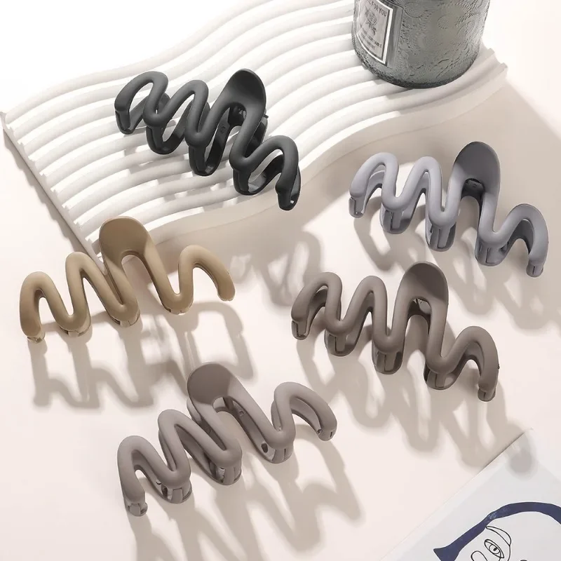 20 Farben Candy Matte Geometrische Welle Große Vergaser Klaue Clips für Frauen Dicke Haar Zubehör Mädchen Elegante Fang Klemme Kopfbedeckung – Detail 6