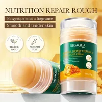 30g of Hand and Foot Cream Can Deeply Nourish Dry and Cracked Skin on Hands and Feet, Effectively Relieving Issues Such as Dryness, Cracking, and Peeling, and Restoring the Skin's Softness and Moisture 3